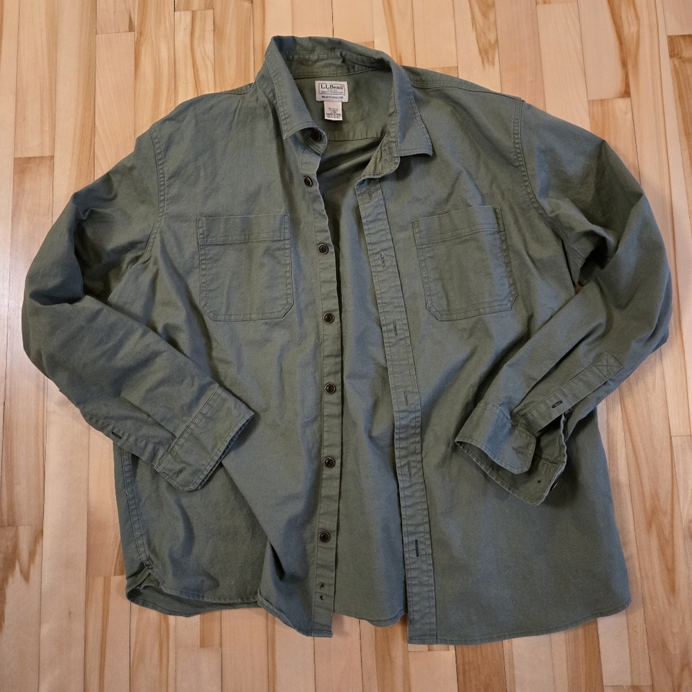 L.L. Bean Olive Green Shirt Button Down Size Large Cotton Bean Flex